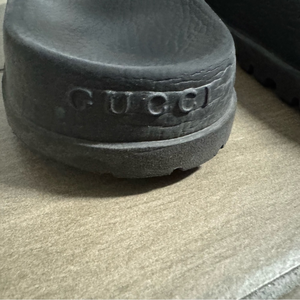 Gucci MEN'S SLIDE SANDAL - Picture 2 of 3